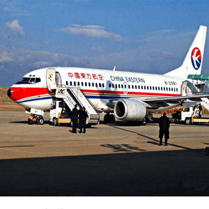 泉州机场空运航空快运业稳步发展的原因是什么？